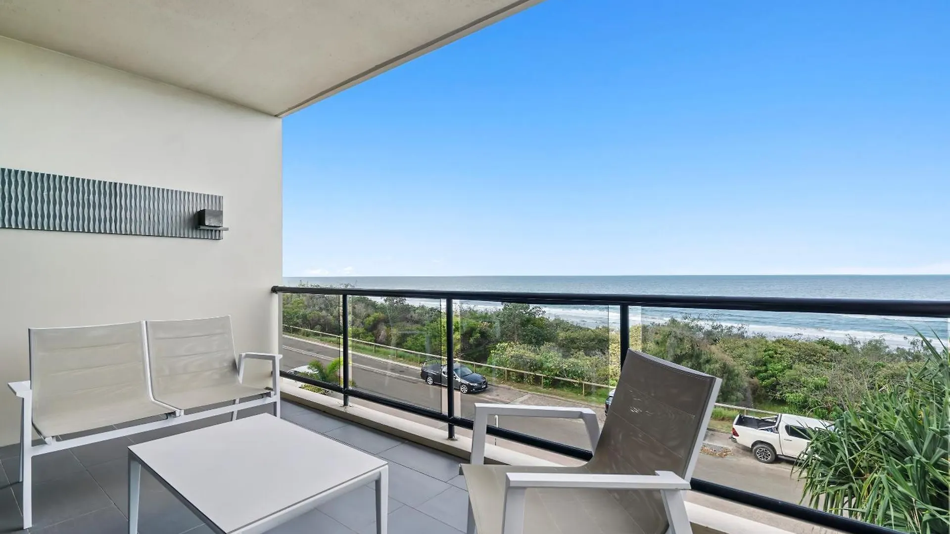 Beach Chalet 7 - Coastal Bliss At Sunrise Beach Apartment